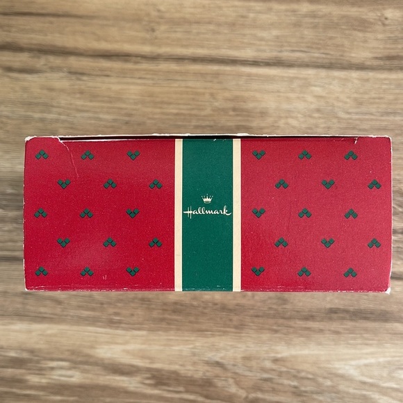 Vintage Hallmark JINGLE BELL Creepy CLOWN Gag Gift Musical Christmas Ornament - Picture 8 of 10